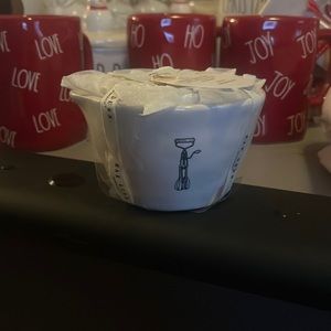 Rae Dunn icon measuring cup